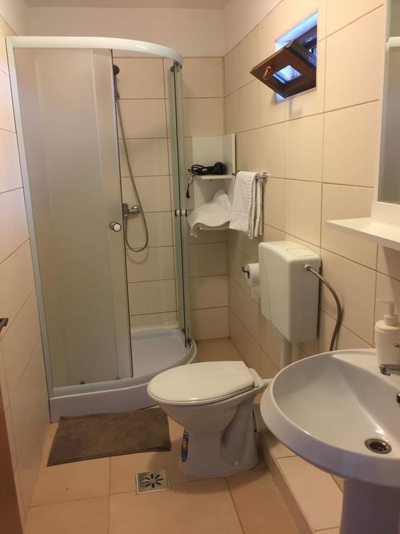 Hotel Vulturul Pescar Maliuc Esterno foto