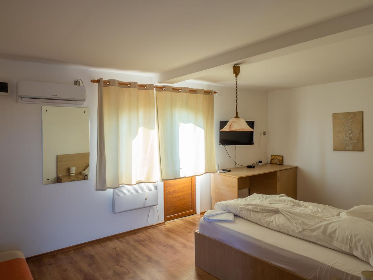 Hotel Vulturul Pescar Maliuc Esterno foto